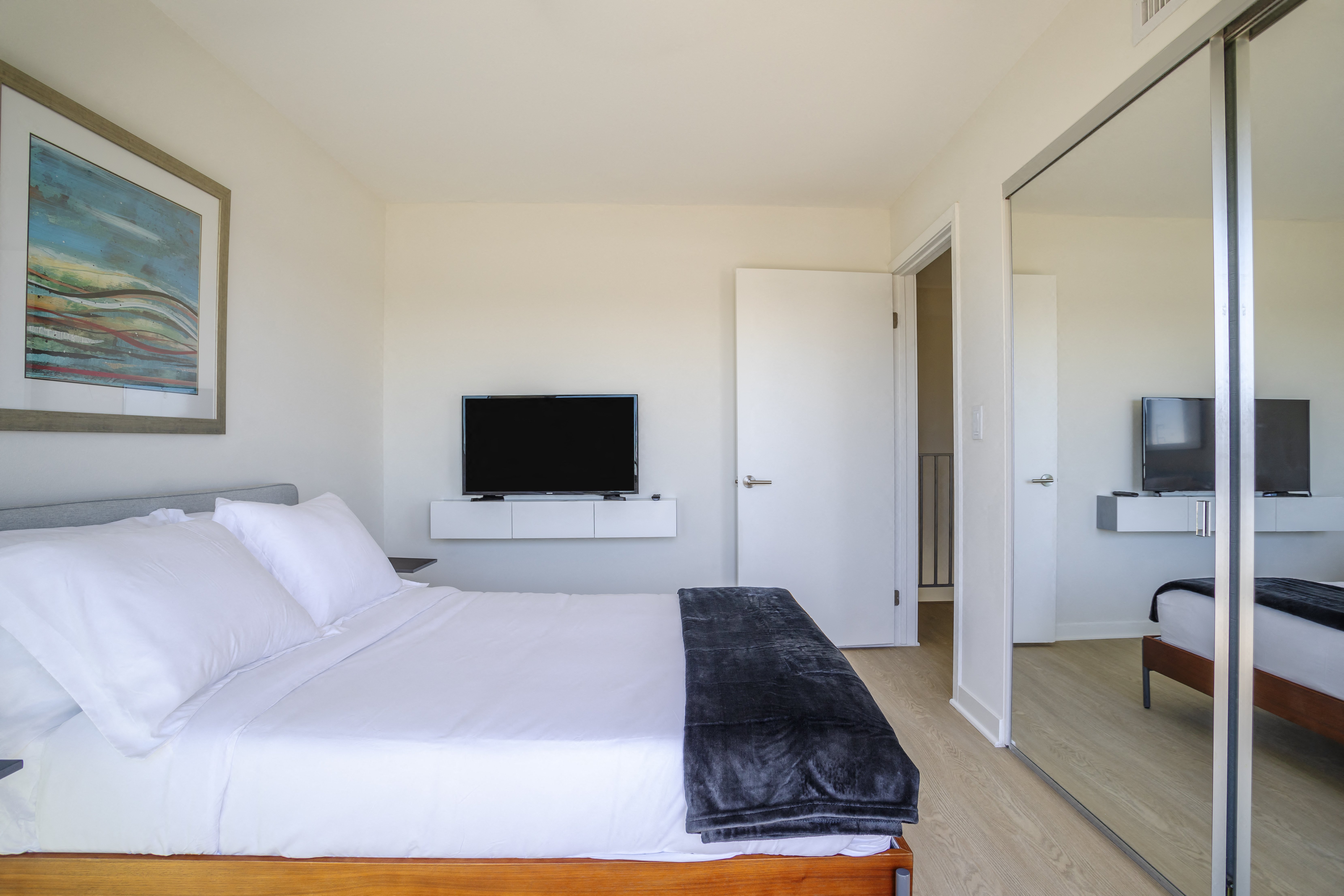 West-Los-Angeles-Apartments-NMS-1759-Beloit-3Loft-Bed2